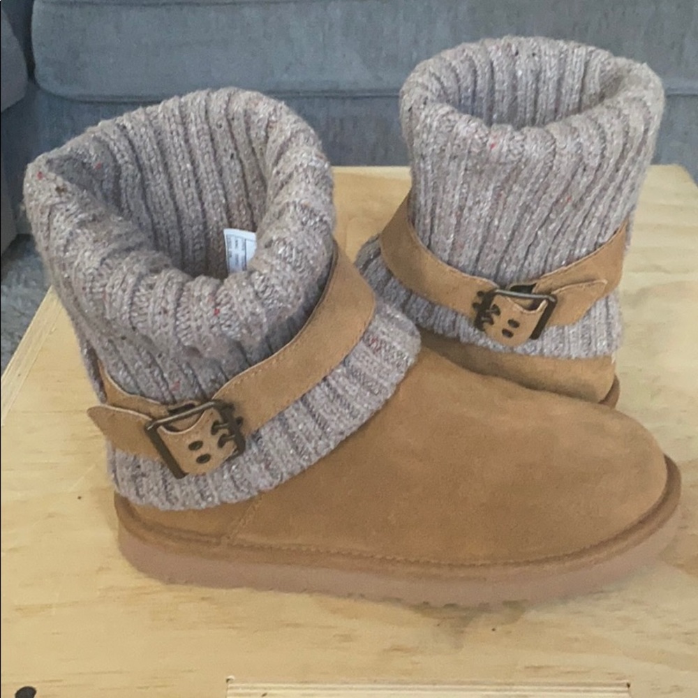 NWOT UGG boots size USA 7